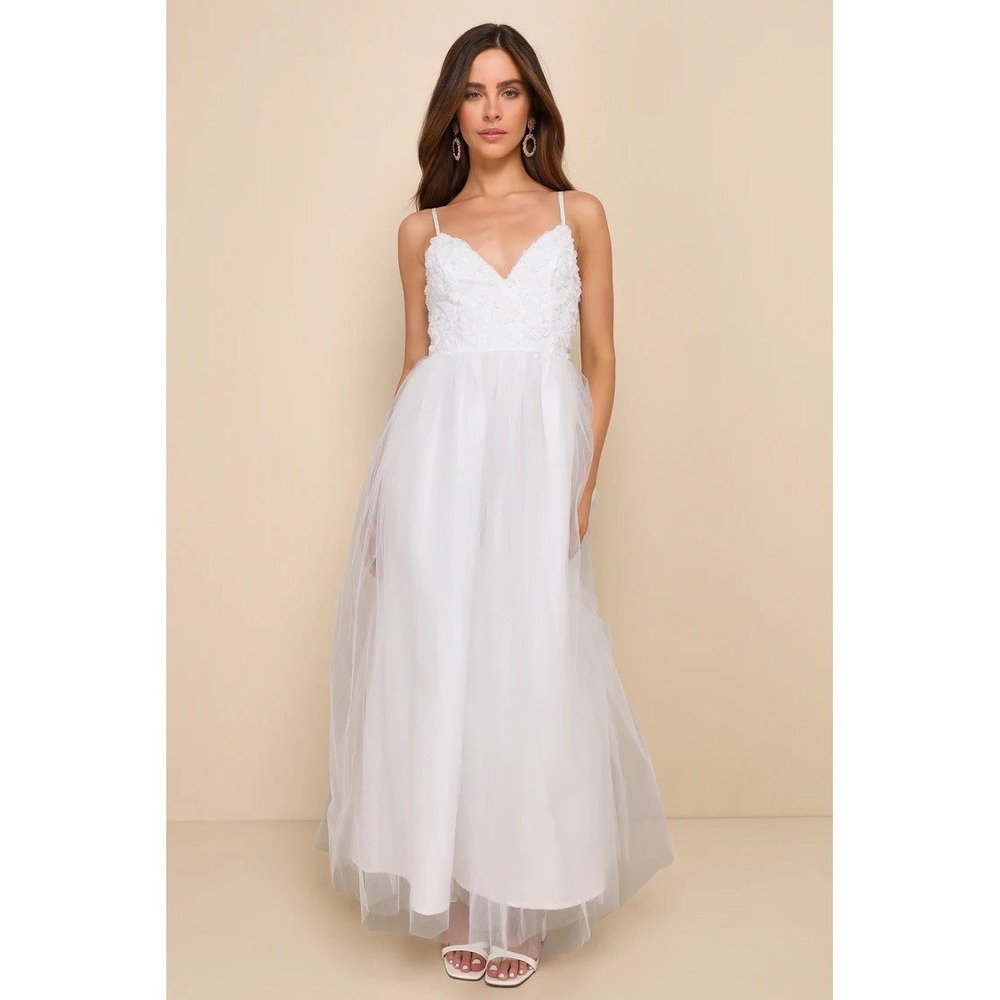 Lulus Graceful Beauty White‎ 3D Floral Tulle Sleeveless Maxi Dress Sz M Bridal
